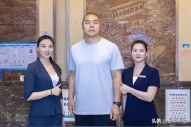 张志磊返乡门庭若市，磊嫂依旧没露面：不图名利不贪欢这才是大爱图片