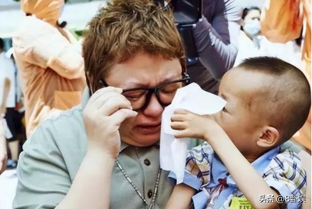 贪污上亿	、假慈善？被实名举报的韩红，还是没有等来一声道歉