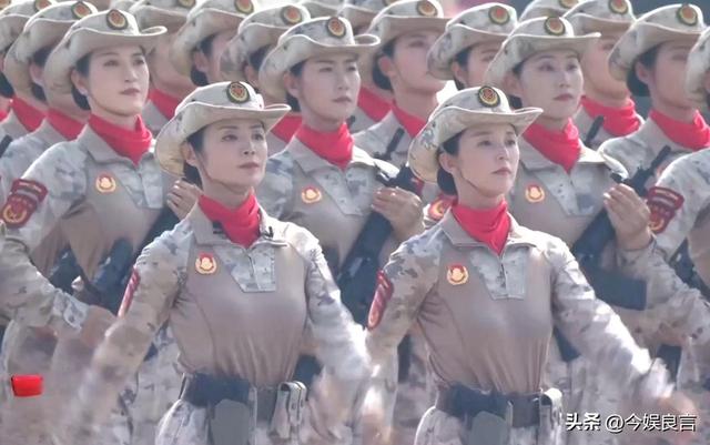女民兵李思颖阅兵回家后仅半天，又有一个新身份：河北工大研究生