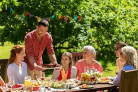 11句适合家庭聚会时的喝酒文案，陪你与家人共度温馨时光！图片