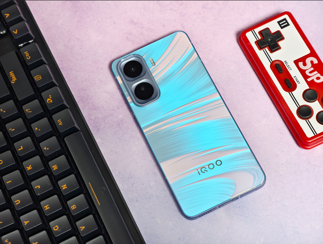 iQOO Neo11测评，一杯即满配，没有大杯我就是大杯