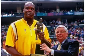 生涯4冠，3个FMVP，3个AMVP的奥尼尔，生涯为何仅有一个MVP？图片