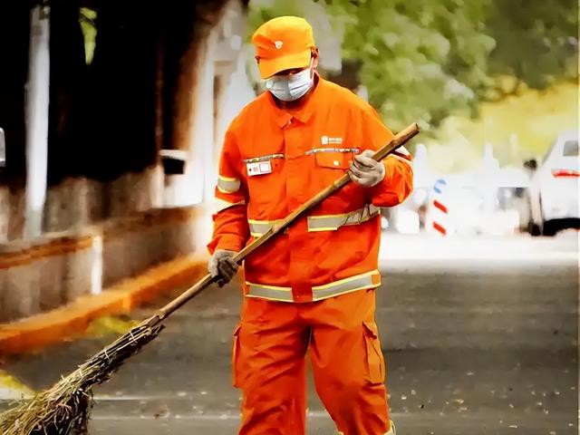 湖南一女子因长得太漂亮	，55岁没上过一天班，颜值曝光后网友感慨