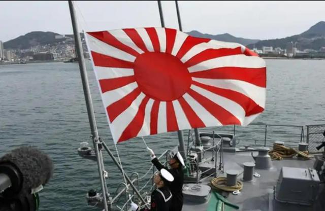 日本无视警告，硬去南海捣乱！解放军一点不惯着，轰炸机群已起飞