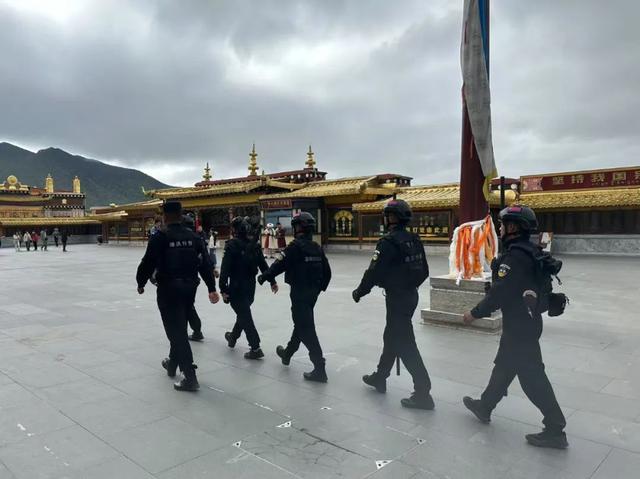 "让游客在绝美的风景中更添一份心安”
