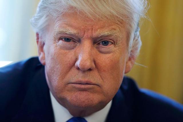 中方收到入群邀请函，特朗普也翻脸了：关税加到200%！受害者出现