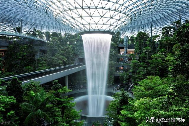 国庆去新马，新加坡滨海湾全是拍照的，吉隆坡双子塔排不上队