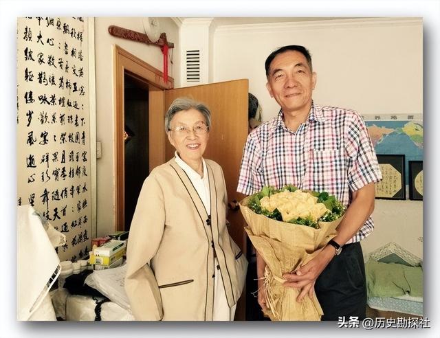 毛主席的机要秘书谢静宜有多美？长相清纯可爱	，当过北京市委书记