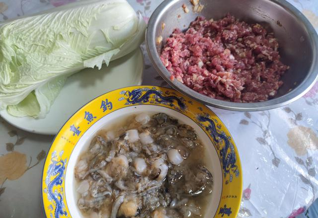 包白菜馅饺子	，牢记“2放2不放”！放错了不香有怪味，别不当回事