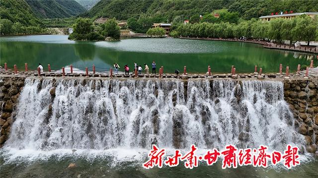 【在线访谈】以“大景区+全域乡村游”书写文旅融合发展新篇章——访陇南市文化广电和旅游局负责人