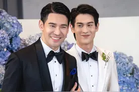 恭喜！泰娱模范情侣“夫夫”Arm&Porcha不久后结婚！图片