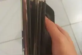 不管什么牌子的手机，建议不要套手机壳，严重的话可能会危害健康图片