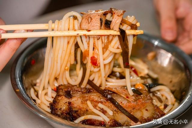 同样都是喀斯特地貌山水，为啥柳州的名气却比不上桂林呢？