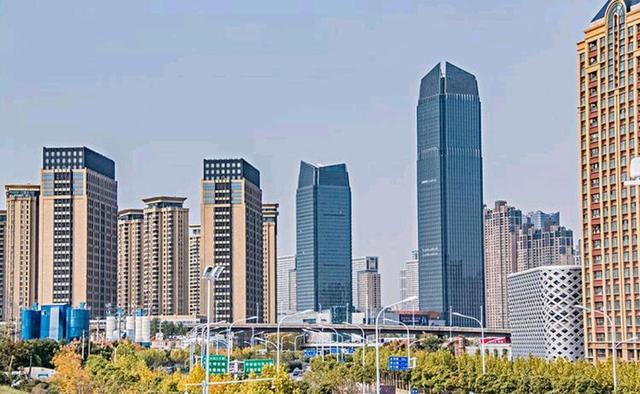 华东面积最大的地级市，相当于6个南京，3个青岛，不是杭州、合肥