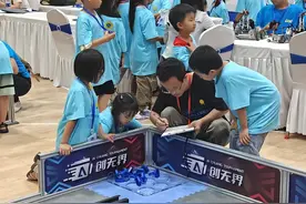 首届河南省中小学人工智能大赛在郑州举办图片