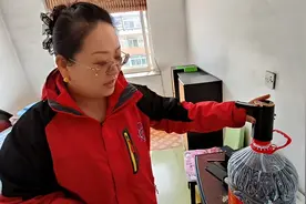 沈阳市巾帼爱心车队司机秦玉坤用陪伴温暖孤寡老人的心图片