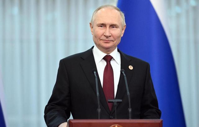 沉寂1天，高市早苗终于签字，日本砸9万亿反华，解放军动作更大