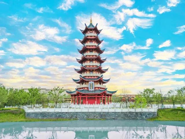 鹰潭 “双节” 福利轰炸！19条文旅优惠政策出炉，承包你的8天快乐！「全球学子嘉游赣 奇绝鹰潭逍遥游」