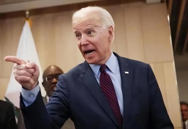 光刻机大卖！ASML正式公布，不对华退让？外媒：阿斯麦太狡猾