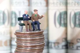 视同缴费再引讨论，有人呼吁取消，可有效缩小养老金差距？合理吗图片