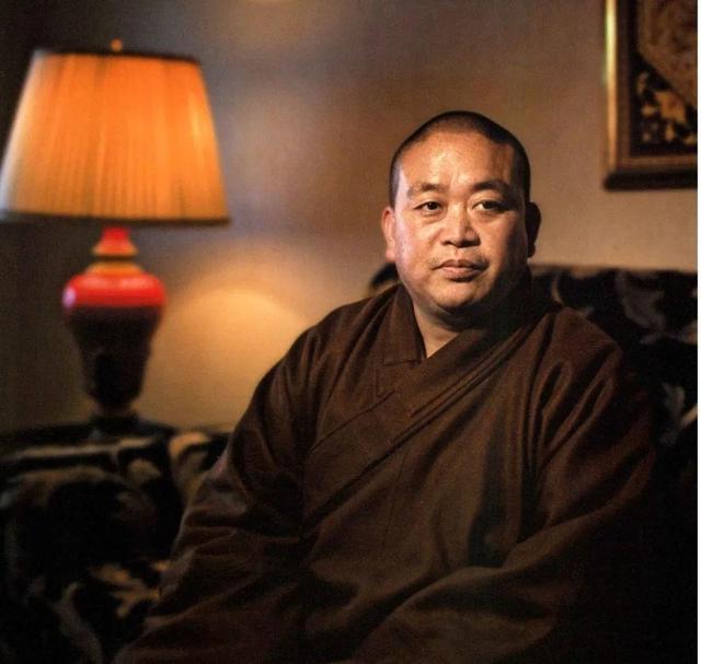 李湘不忍了！公开回应与释永信的真实关系，亲吻照的真相终于大白