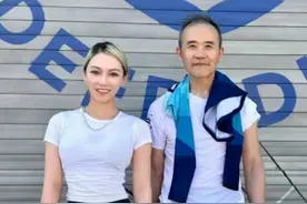 百亿富豪与相伴29年原配离婚，同年迎娶小30岁女星，如今怎样了图片