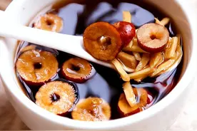 长期“宫寒”的女人，每天吃一勺“它”，排毒暖宫，缓解痛经！图片