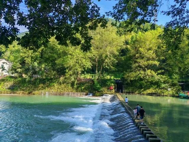凉爽新大陆！成都出发高铁2.5h抵拢18℃的古韵之城，风景堪比阿勒泰，美食多到吃不完！