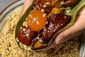 看了这么详细的包粽子教程，从选材料到出粽，还有什么理由说不会图片