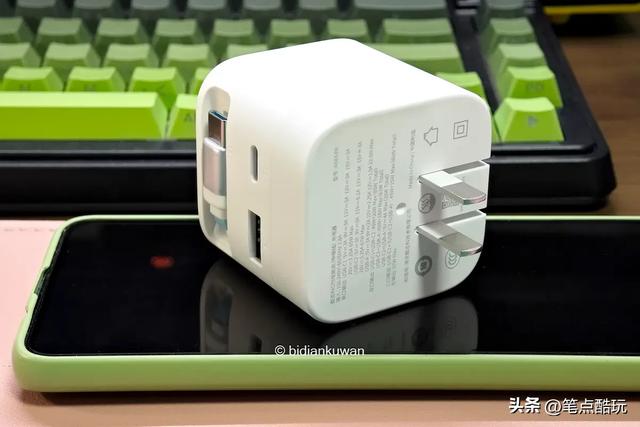 自带伸缩线，不按套路出牌！酷态科CP6电能充67W 2C1A实测