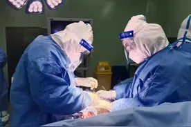 辣眼睛!上海主任医师偷拍妇女麻醉照片被疯传，私密部位暴露无遗图片