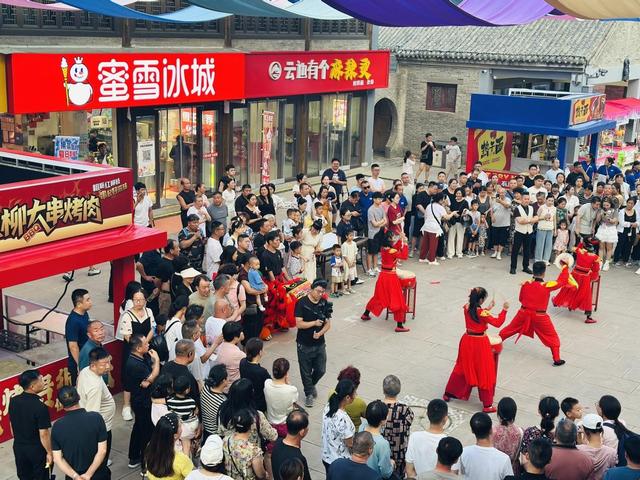 乡宁全民K歌村晚夜游经济点燃暑期文旅新引擎