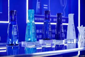 洗衣新时代已至，蓝月亮至尊扛起洗衣浓缩大旗图片