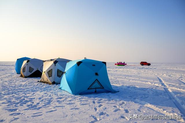 乌伦古湖黄金海岸景区借福海冬捕节分会场东风全力“添柴”冰雪游