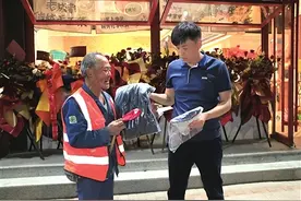 “大麦大爷”找到了！青岛暖心一幕感动全网，揭开幕后故事图片