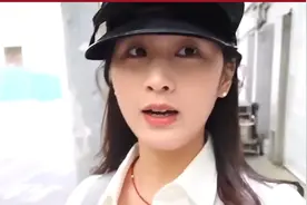 韩国小姐姐游上海被惊讶了，仿佛有一种穿越的感觉，直言太震撼了图片