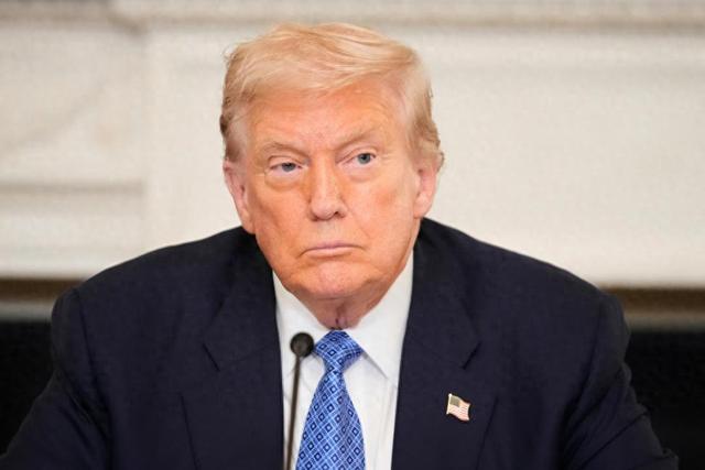 美国边说谈判边派航母，委内瑞拉76人丧生，马杜罗：百年最大威胁