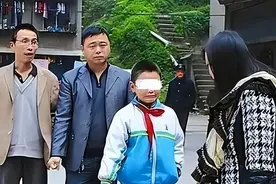 小学生扶老人被讹百万，老人曾发誓“撒谎死全家”，后来怎样了图片