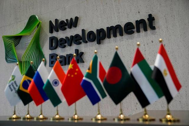 金正恩还没抵华，9国高层拒参阅兵，中方送出一句话，信号不简单