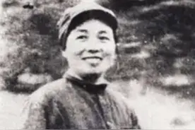 她手下大将上将成堆，自己却未被授予任何军衔，逝世后才被平反图片