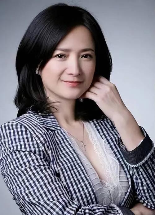 12月13日,著名演员何晴在北京逝世,享年61岁。