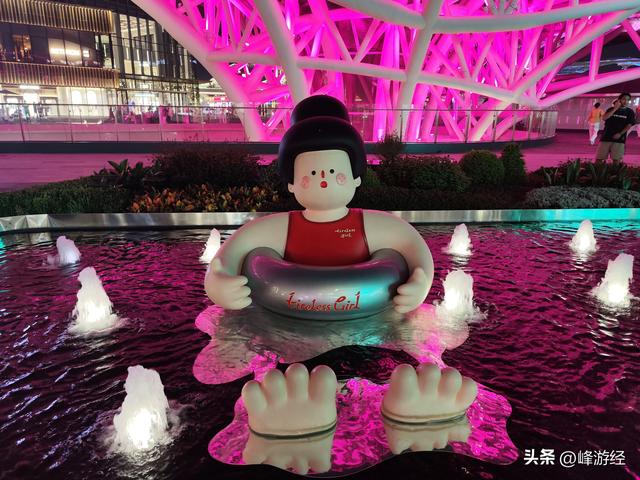 宜宾火车站遇见下腰女孩，美好的行程在欢乐的气氛中开启