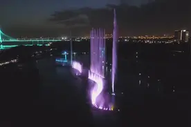 石家庄：滹沱河“光影水秀”震憾回归图片