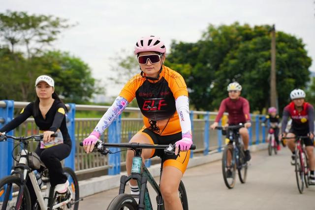 以车轮为笔，越科技水岸！光明凤凰街道秋日骑行盛宴，开启全民健身新范式