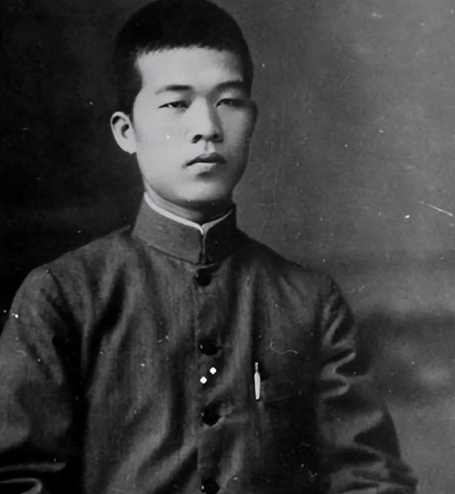 蒋介石临终前告诉蒋经国：我这一生只敬佩一人	，畏惧两人！