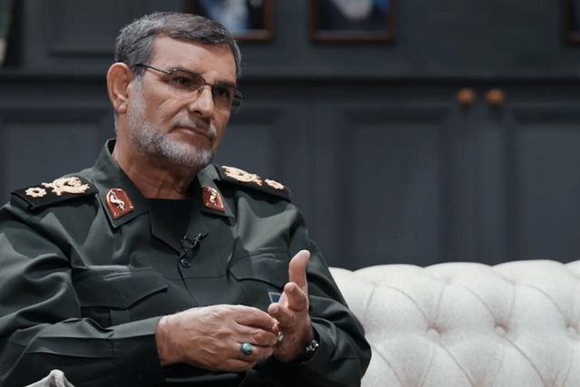 伊朗少将亮新牌：AI导弹当火眼金睛，波斯湾安全岂容外人搅浑水！