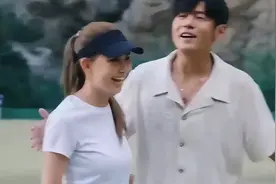 周杰伦昆凌首次综艺合体！二人同框打网球默契甜蜜图片