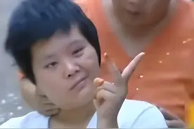 新婚一月丈夫装瘫痪！趁妻子睡着，他用10厘米大钢钉敲入她脑袋图片