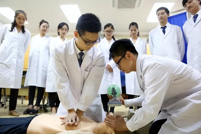 “三甲医院”什么意思?三甲是哪三甲?成为三甲医院的标准是什么！