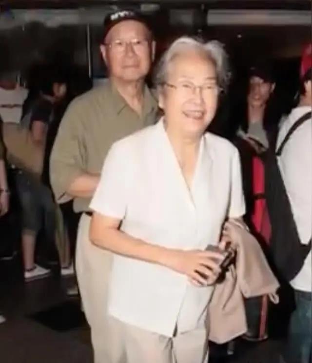 一路走好！九月第1天就传来3位名人死讯，最小仅35岁，最大93岁